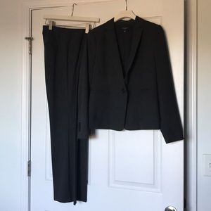 Ann Taylor charcoal gray pant suit size 6P